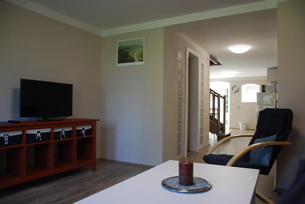 Apartment Ptaci Dum Sneznik Luaran gambar